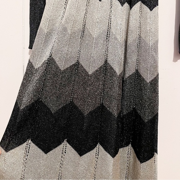 Ian Peters Vintage Silver and Black Long Sleeve Dress. - Picture 5 of 12